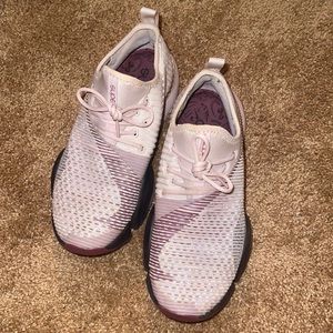 Super cool Nike running shoes barely worn and super unique